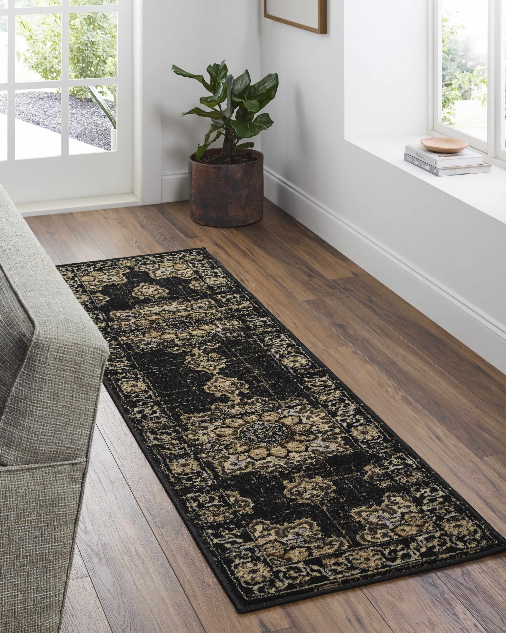 Lostwithiel Black Medallion Rug - Ornate Home