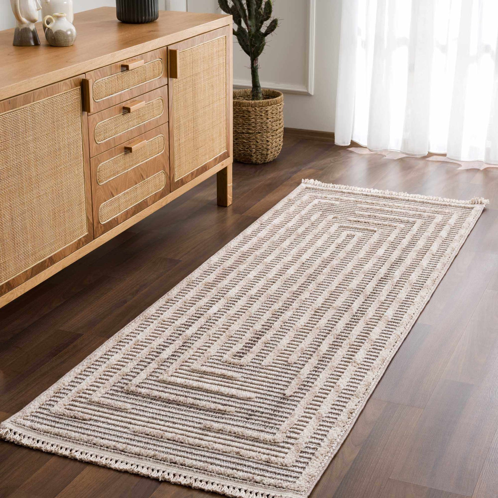 Lunao Elegant High/Low Area Rug - Ornate Home