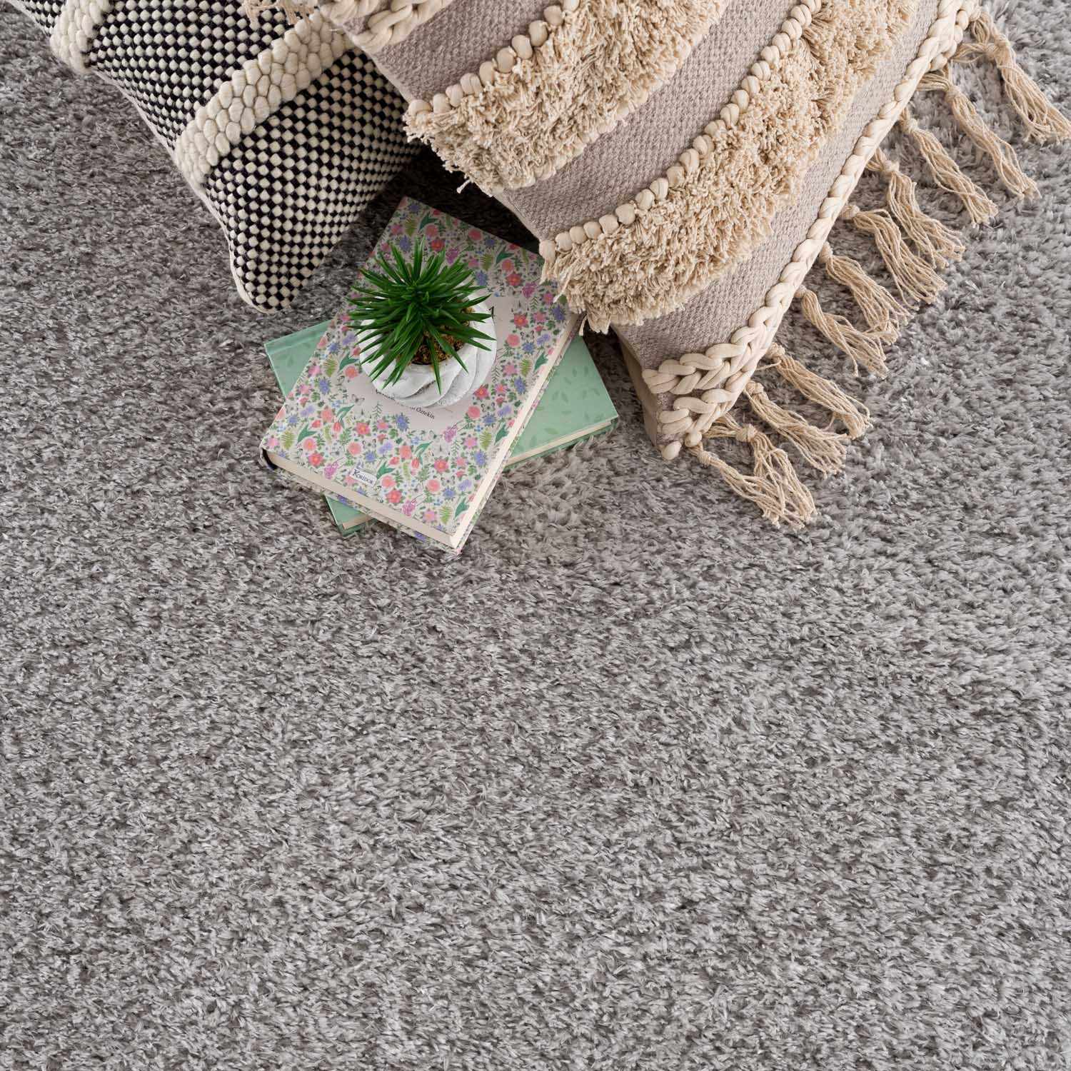 Lunaro Gray Subtle Wavy Abstract Modern Minimalist Polyester Machine Woven Area Rug - Clearance - Ornate Home