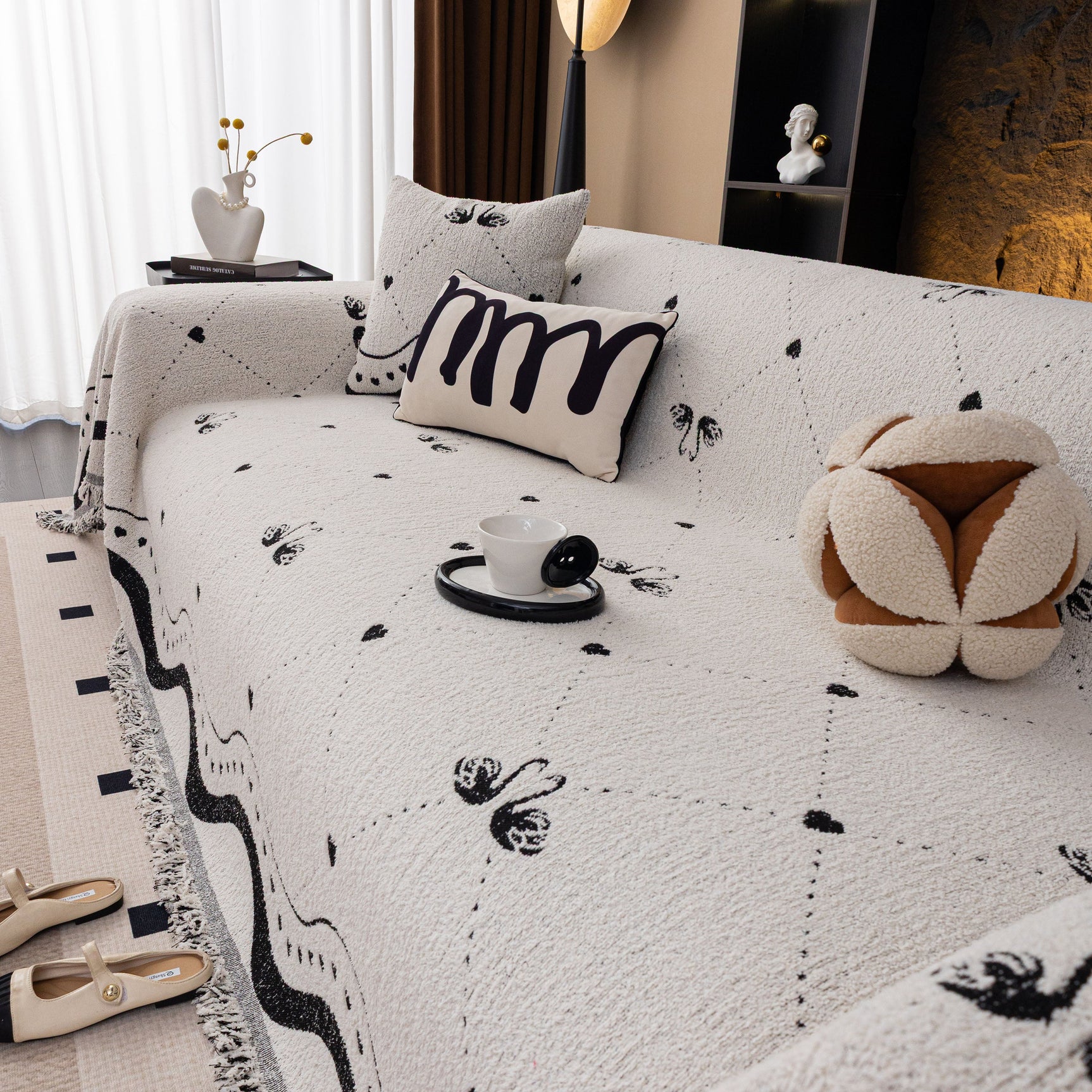 Luxurious Jacquard Couch Cover, Snag-Resistant Pet Friendly Couch Throw with Fringe - Ornate Home