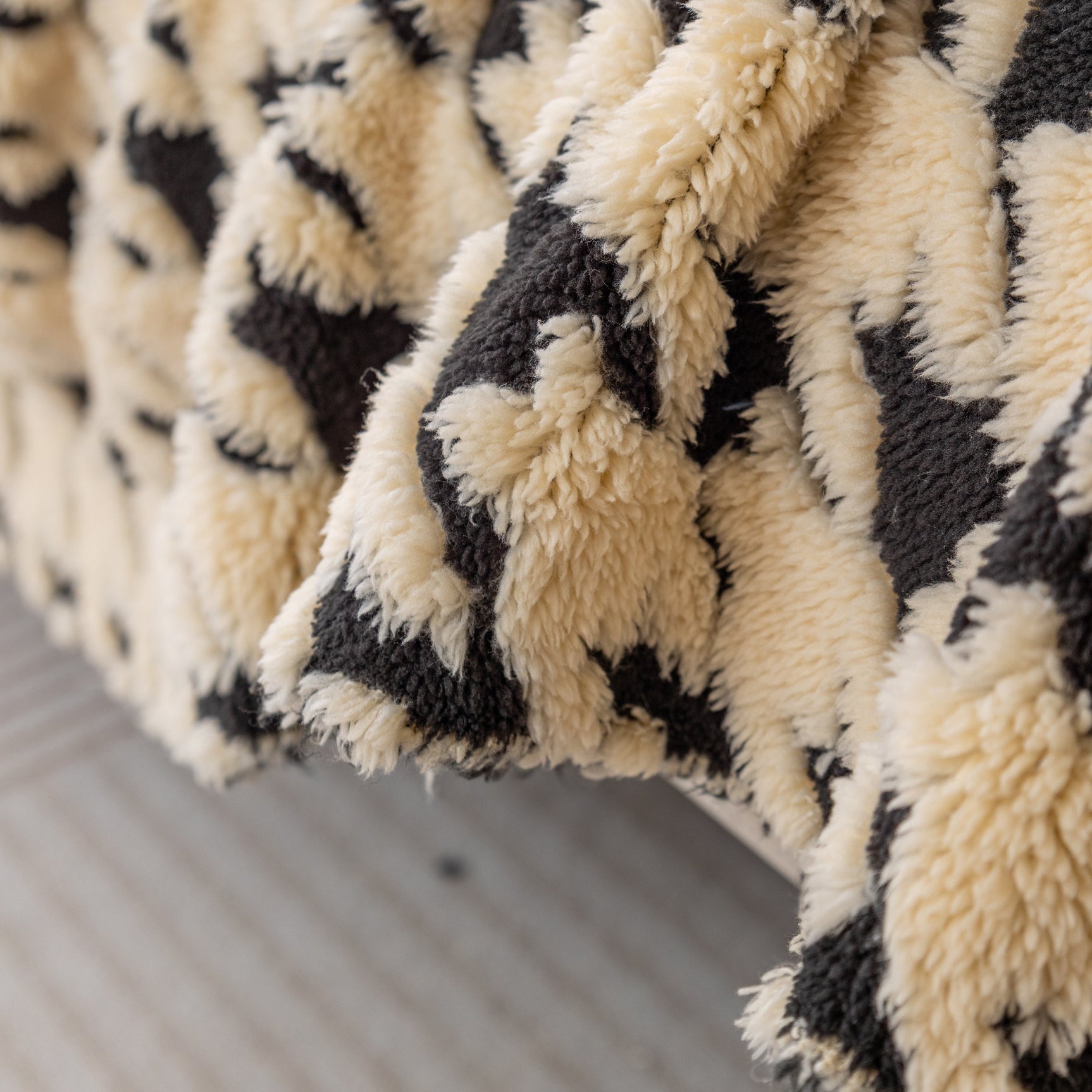 Luxury Plush Universal Couch Cover Blanket, Washable Couch Protector Houndstooth Sofa Covers - Ornate Home