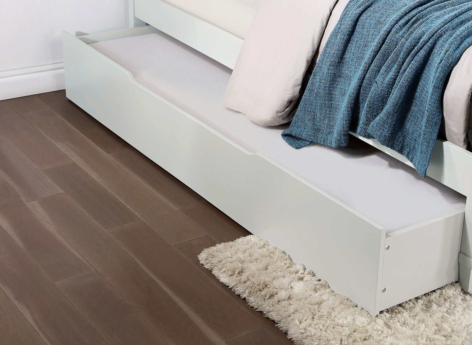 Lycorida White Twin Bed - Ornate Home