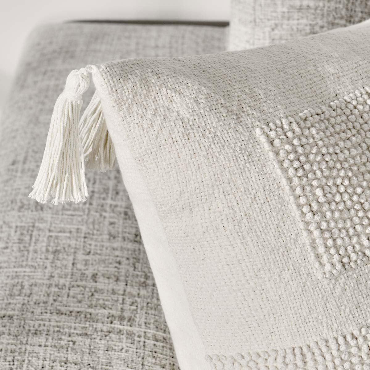 MP Packer Ivory 22x22 Throw Pillow (Set of 2) - Ornate Home