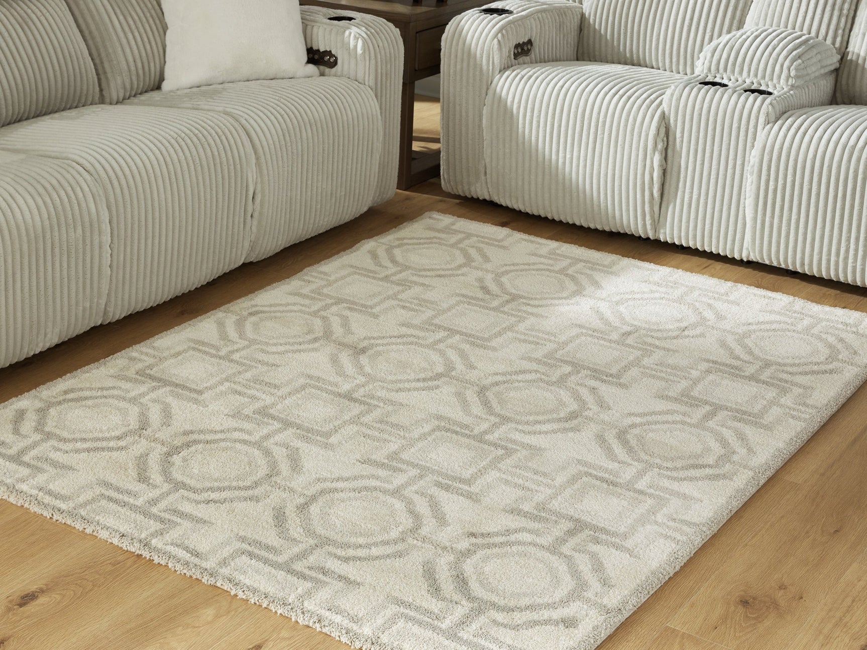 Maconville Ivory/Gray Medium Rug (Online Special Price) - Ornate Home