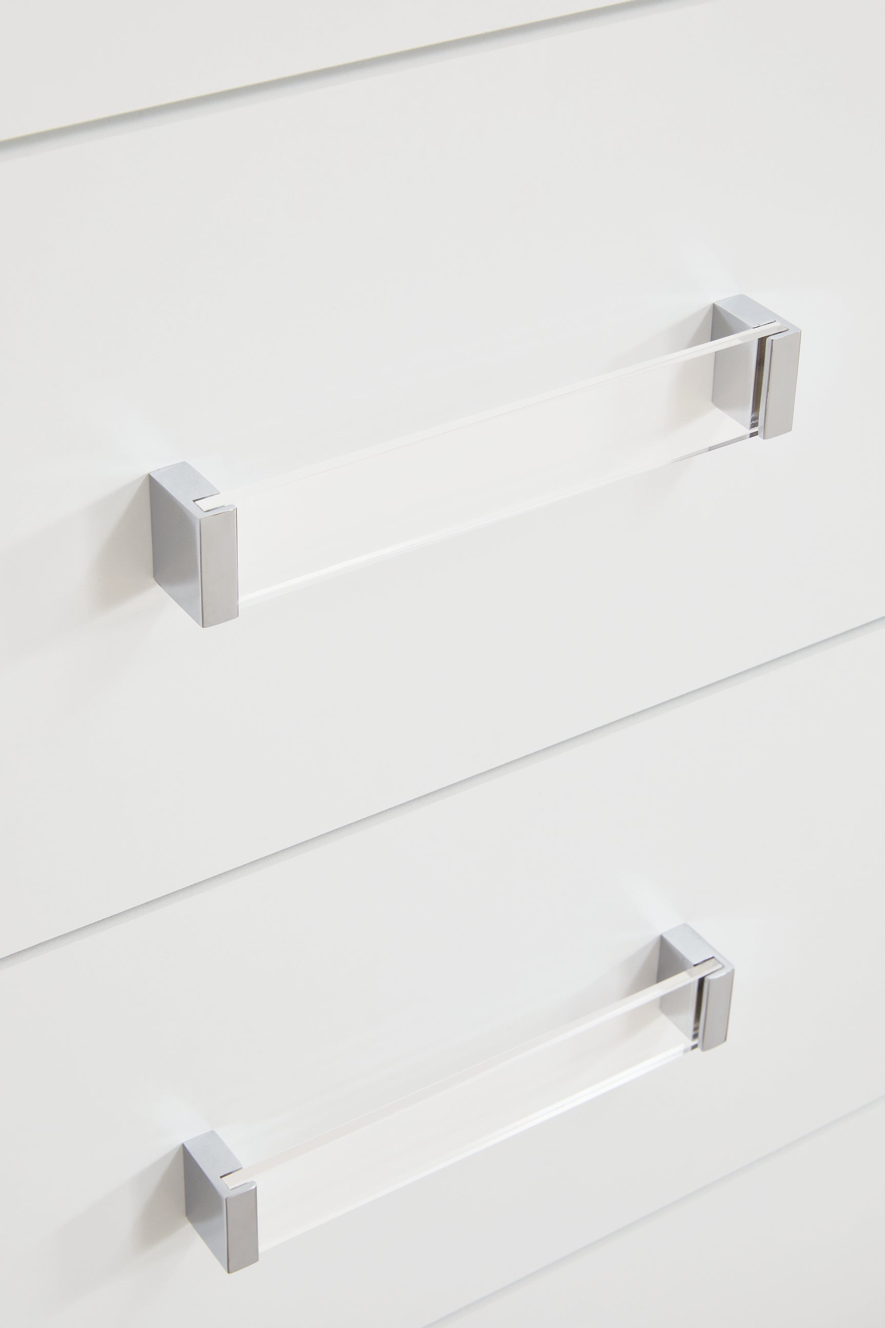 Maeling White Chest of Drawers (Online Special Price) - Ornate Home