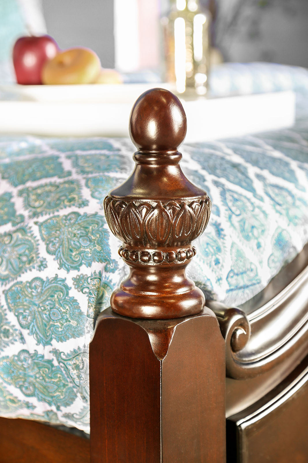 Mandura Cherry 5 Pc. Queen Bedroom Set w/ 2NS - Ornate Home