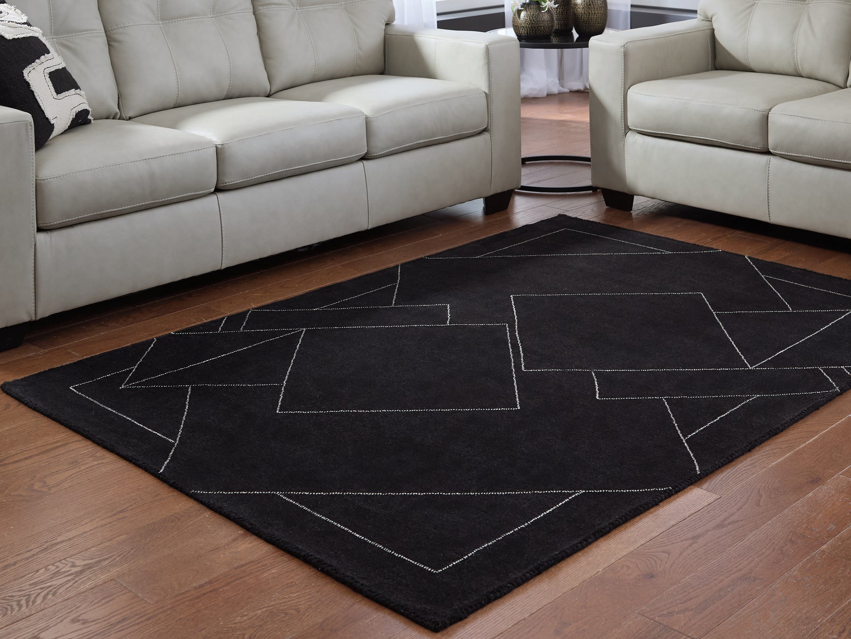 Marav Black/White Medium Rug - Ornate Home