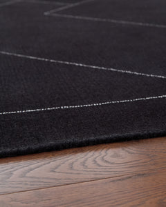 Marav Black/White Medium Rug - Ornate Home