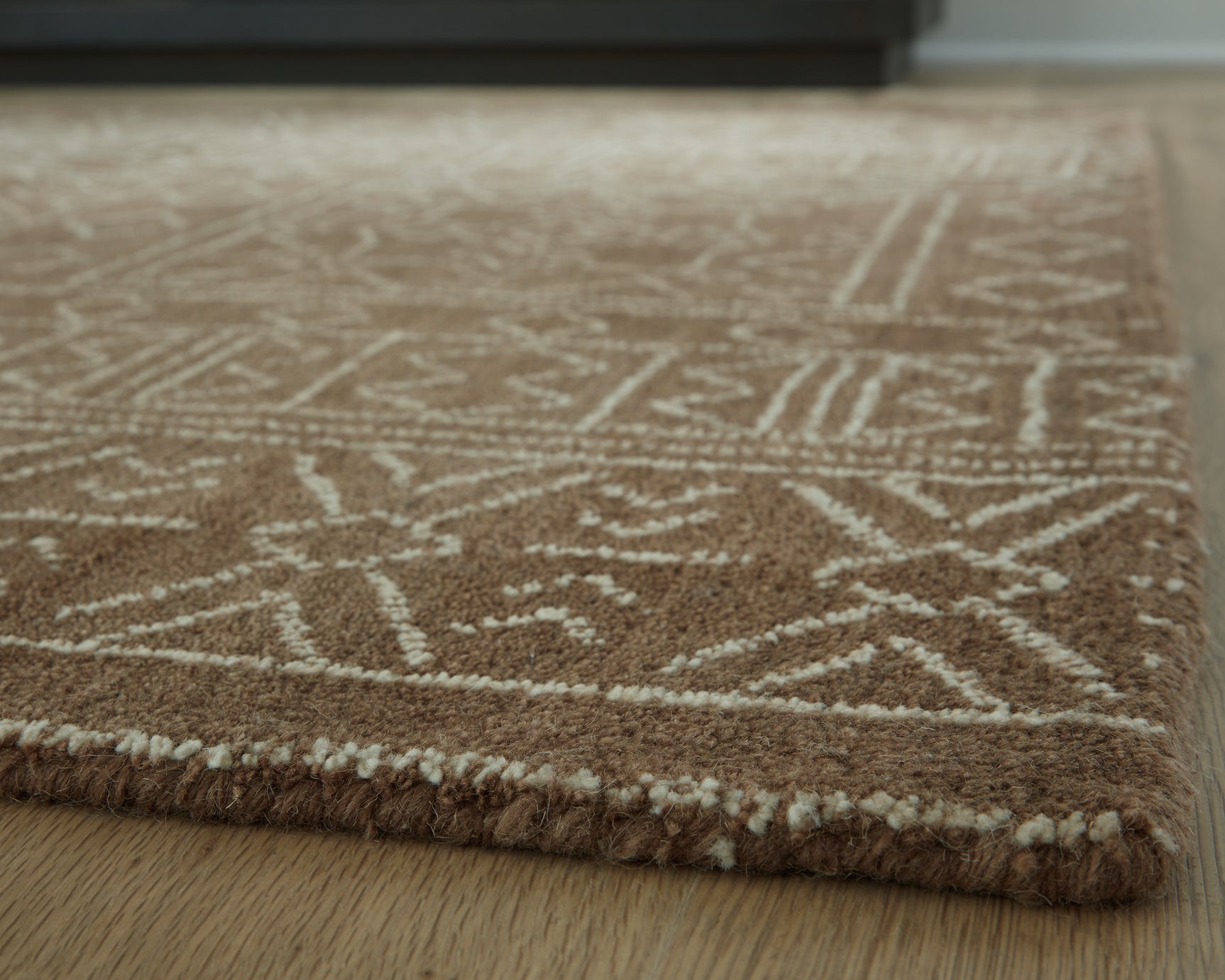 Merrittman Brown/Ivory Large Rug - Ornate Home