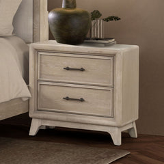Midhurst Oak Queen 5 Piece Bedroom Set w/2 Nightstands - Ornate Home