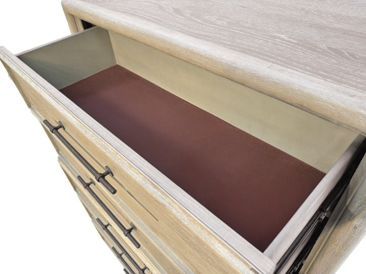 Midhurst Oak Queen 5 Piece Bedroom Set w/Chest - Ornate Home