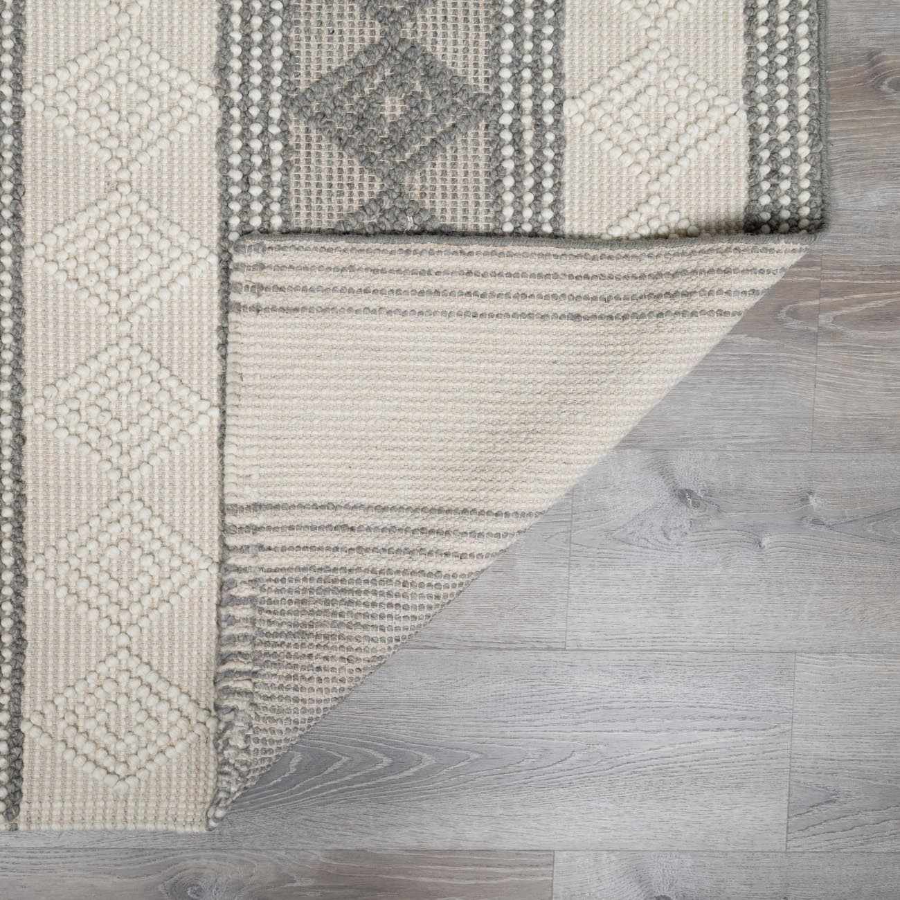 Mineola Wool Area Rug - Ornate Home