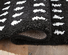 Minston Black/White 5' x 7' Rug - Ornate Home