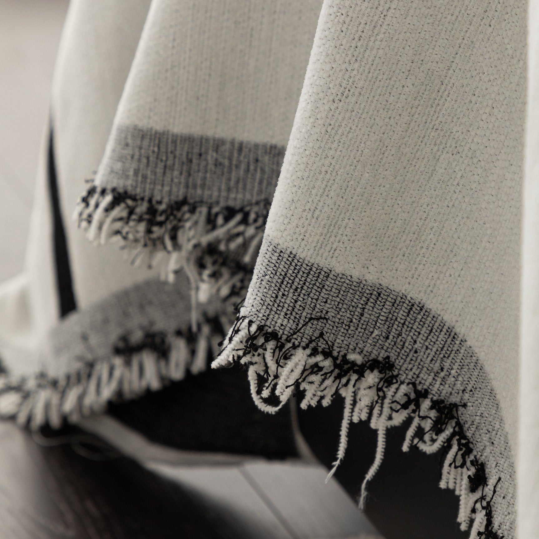 Modern Plaid Heavy Duty Sofa Throw Blanket, Boho Farmhouse Couch Cover with Tassel - Ornate Home