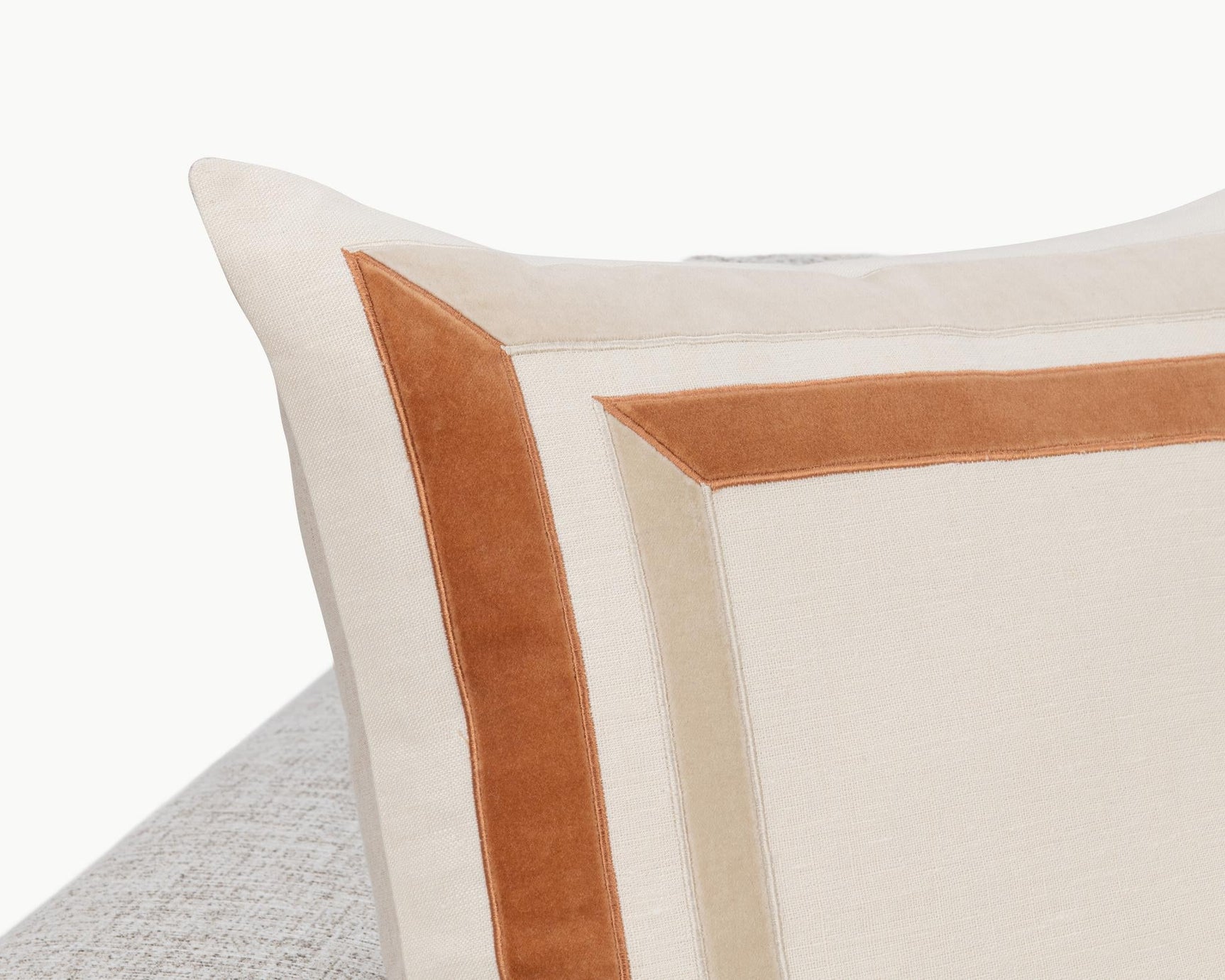 NV Maybrook Ivory/Natural 22x22 Throw Pillow (Set of 2) - Ornate Home