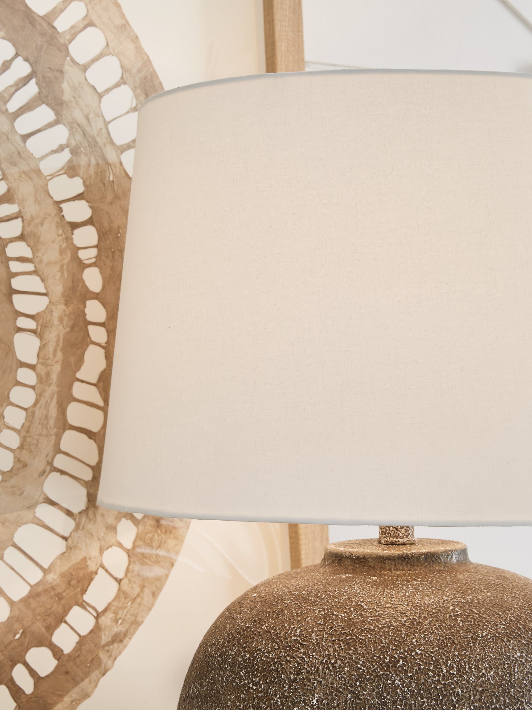 Neavesboro Antique Brown/White 2-Piece Lamp Set (Online Special Price) - Ornate Home