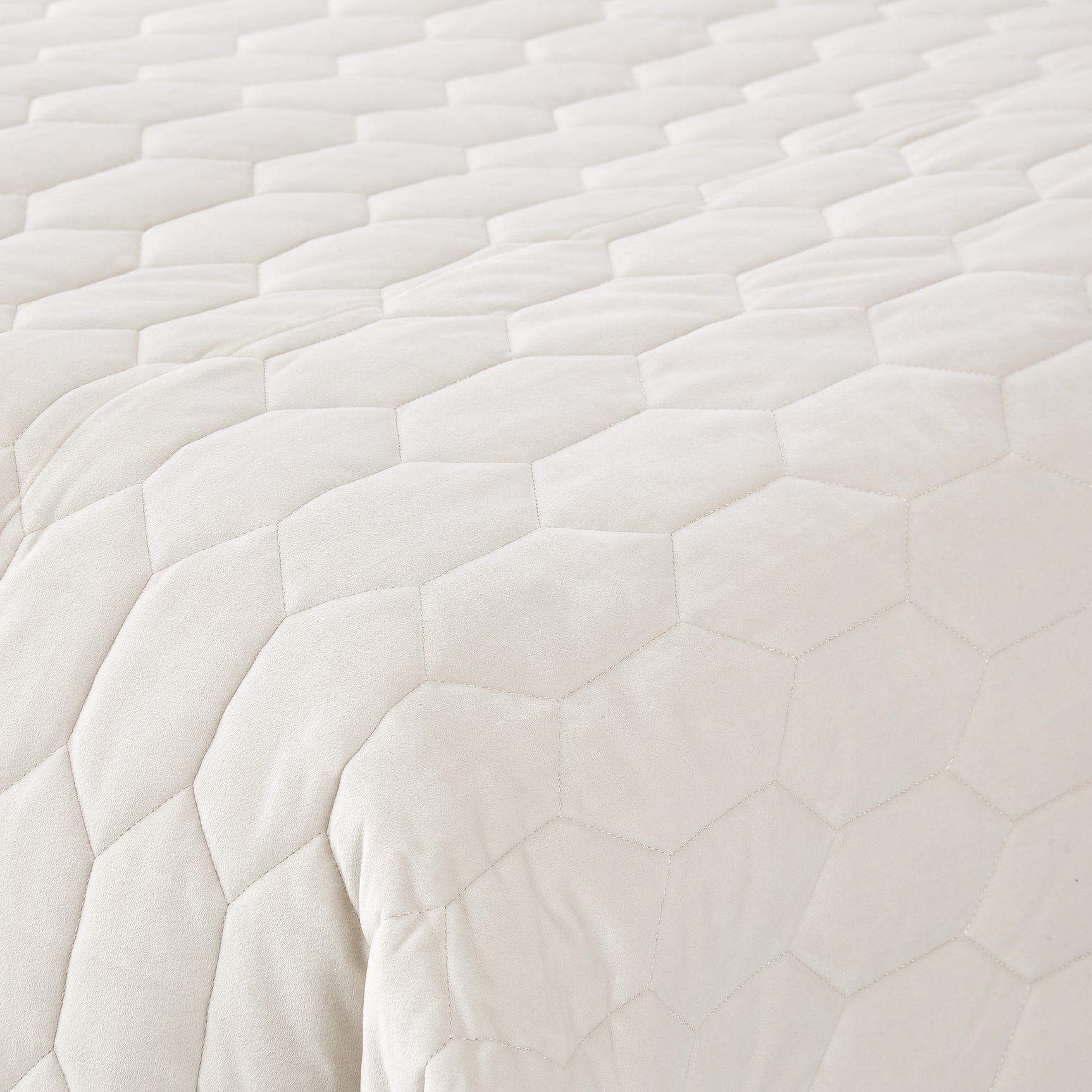 Niagara Sand Quilt Set - Ornate Home