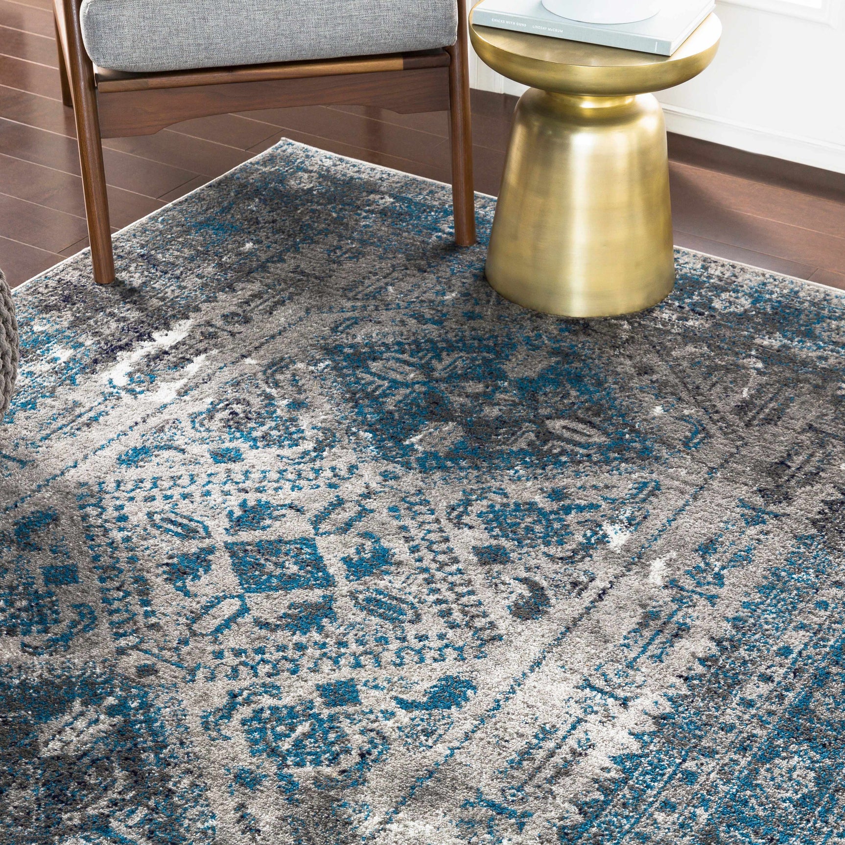 Nisula Traditional Blue Rug - Ornate Home