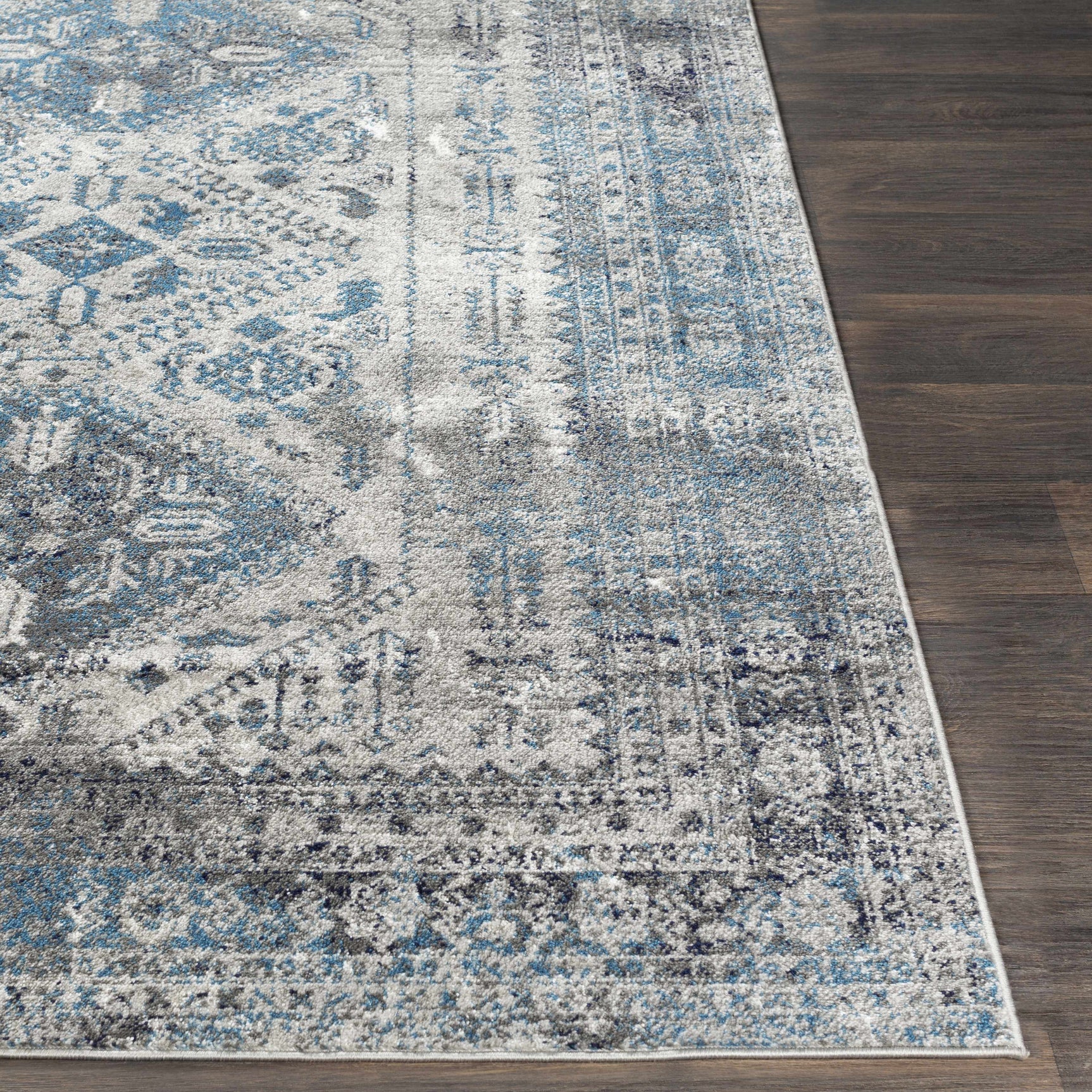 Nisula Traditional Blue Rug - Ornate Home