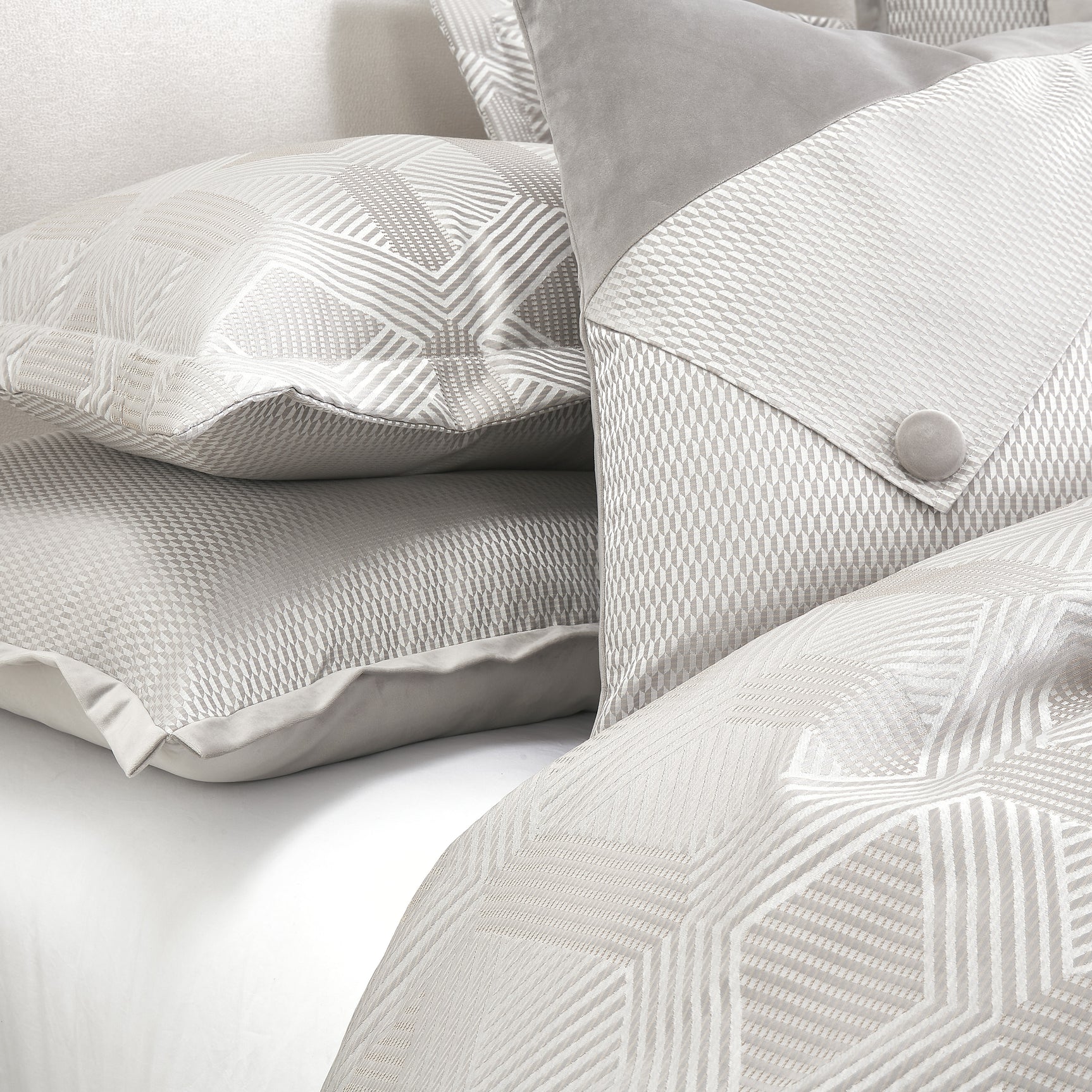 Nouveau Dove Duvet Set - Ornate Home