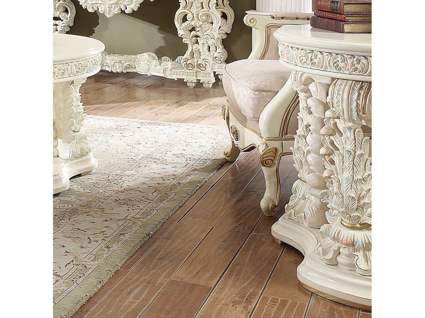 Novella White Gloss End Table  / HD-8089 - Ornate Home