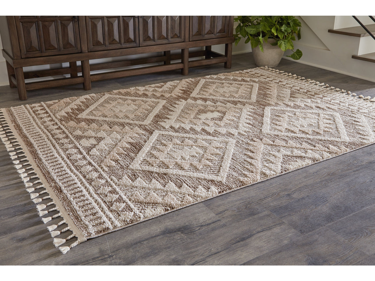 Odedale Tan/Cream 8' x 10' Rug - Ornate Home
