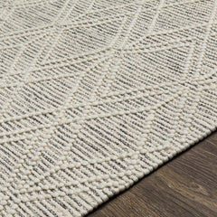 Ossun Wool Rug with Tassels - Ornate Home