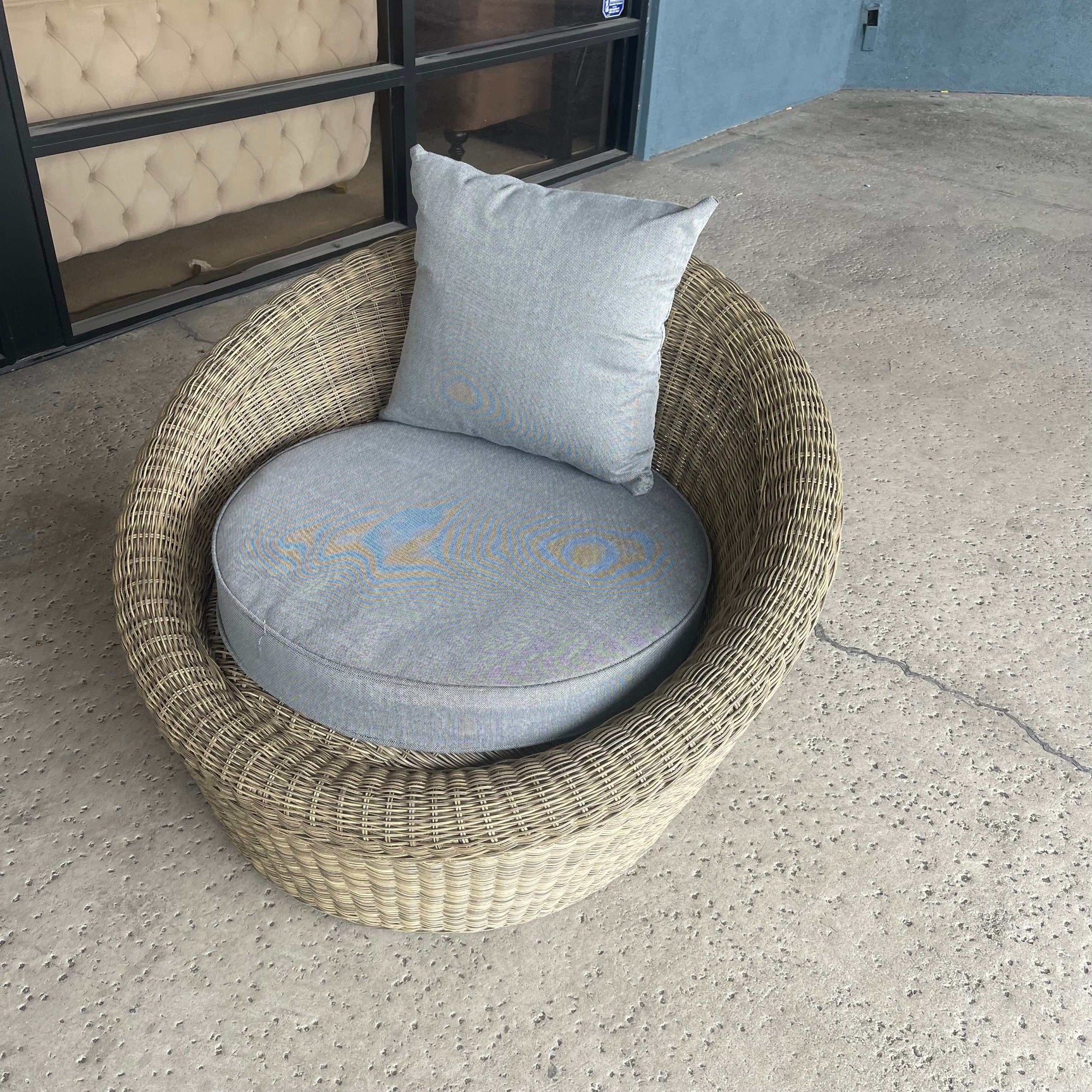 Pismo Gray Outdoor Seating Group w/ Coffee Table / 4pc - Ornate Home