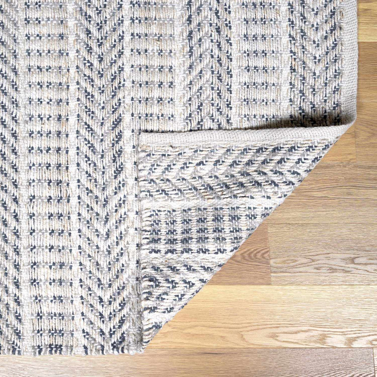 Pleak Handmade Jute Area Rug - Clearance - Ornate Home