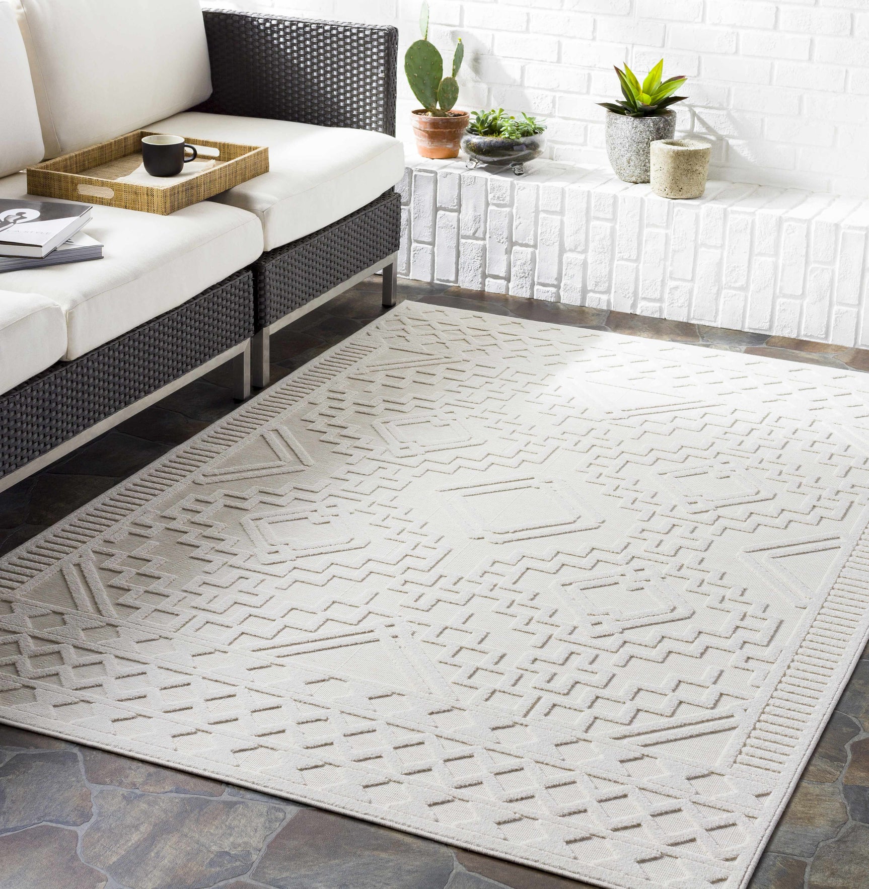 Plumtree 3D White Outdoor Rug - Ornate Home
