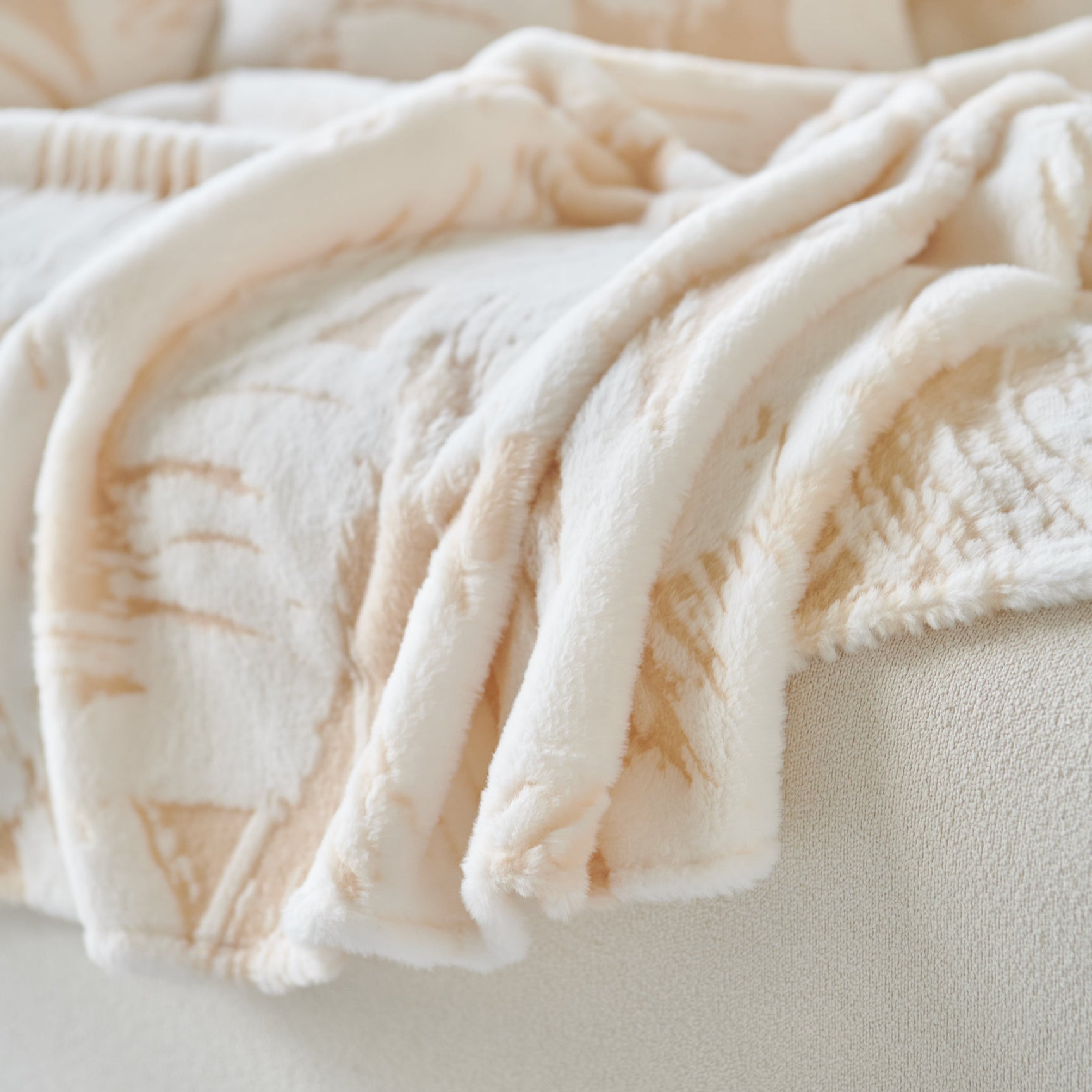 Plush Faux Fur Warm Sofa Cover with Waves Jacquard Textured Throw Blankets for Couch - Ornate Home