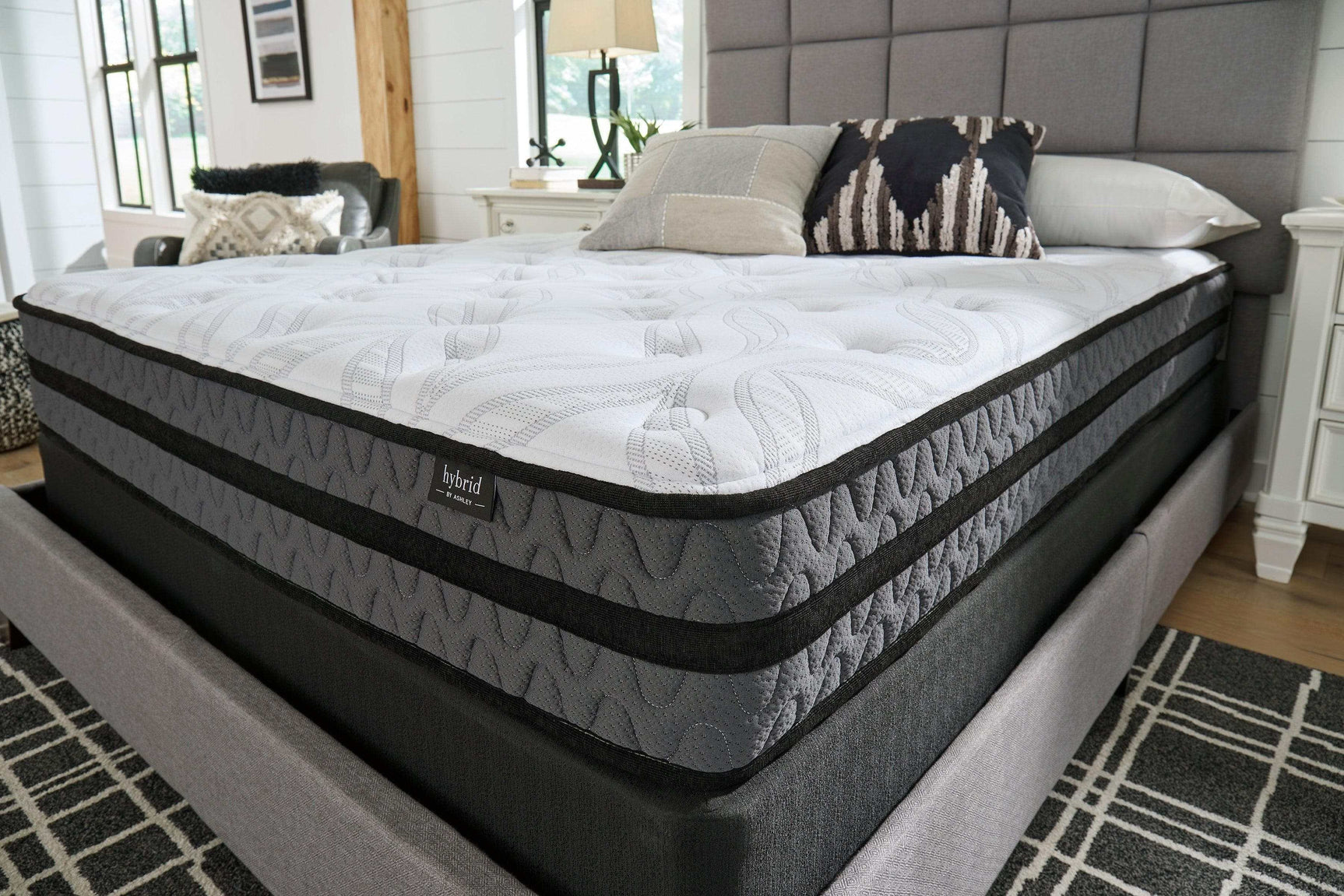 Pocketed Hybrid 10 Inch Mattress Medium (Online Special Price) - Ornate Home