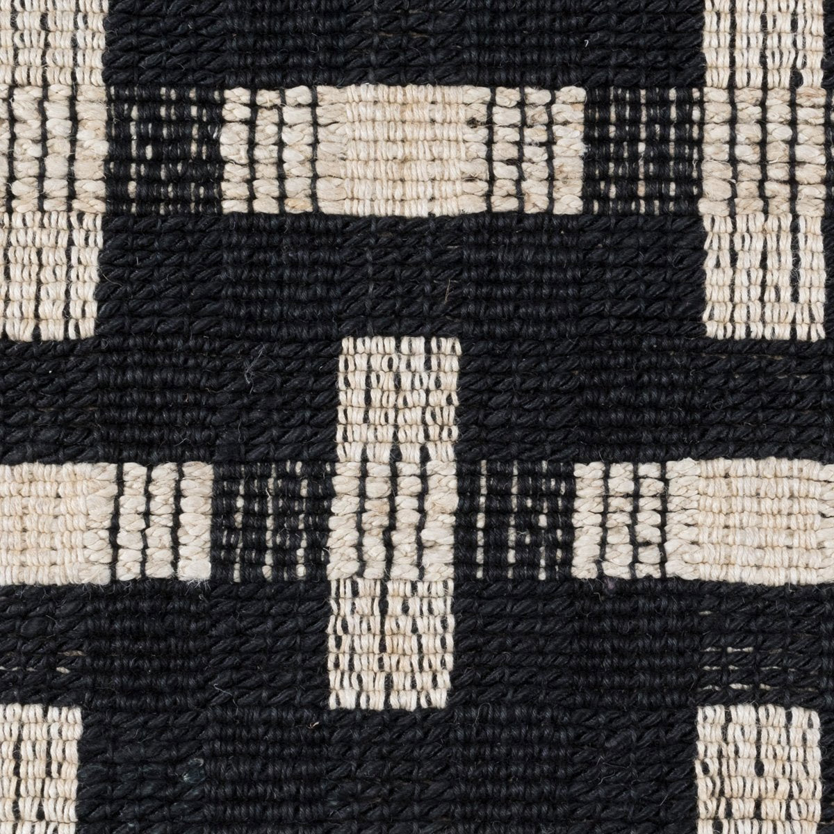 Preston Black/Ivory 8'x10' Rug