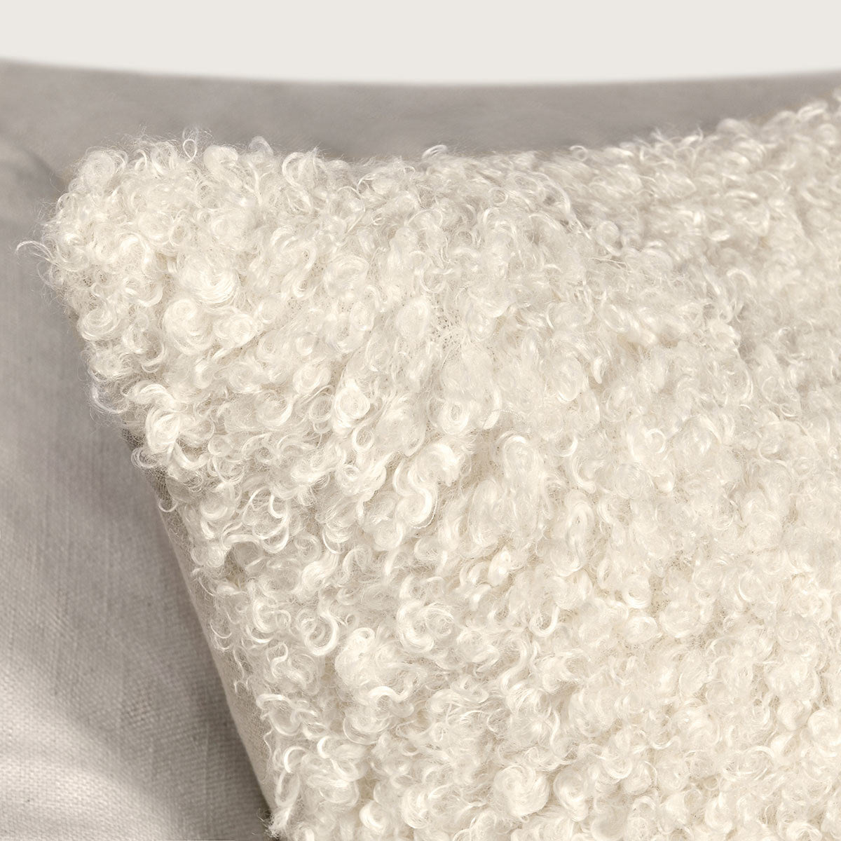 RN Carters Ivory Multiple Sizes Throw Pillow (Set of 2) (Set of 2) - Ornate Home