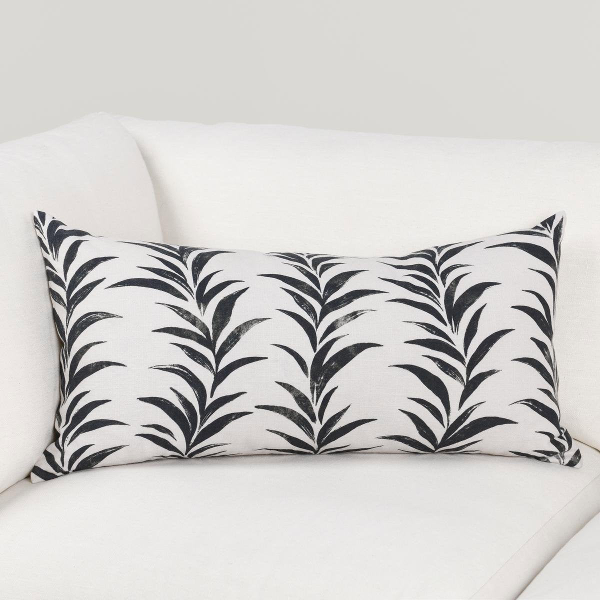 RO Alula Black/White Multiple Sizes Throw Pillow (Set of 2) - Ornate Home