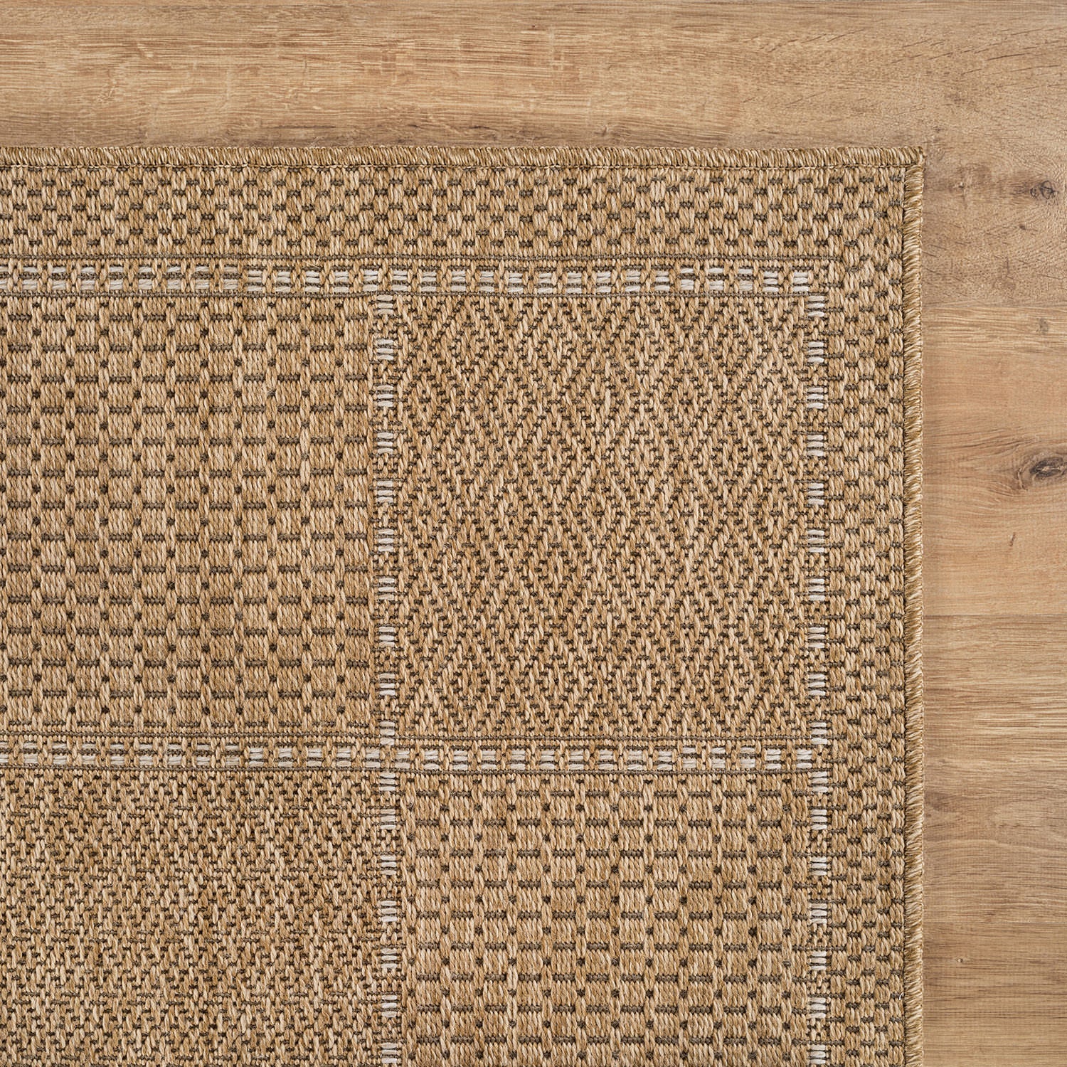 Royce Natural 5 Rug | Fade-Resistant Indoor/Outdoor