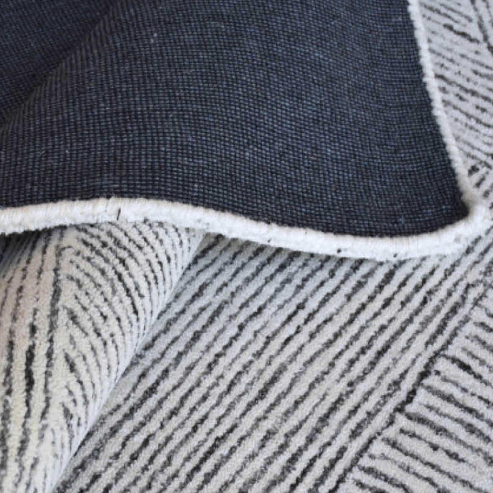 Paonia Gray/White Geometric 8 X 10 Rug