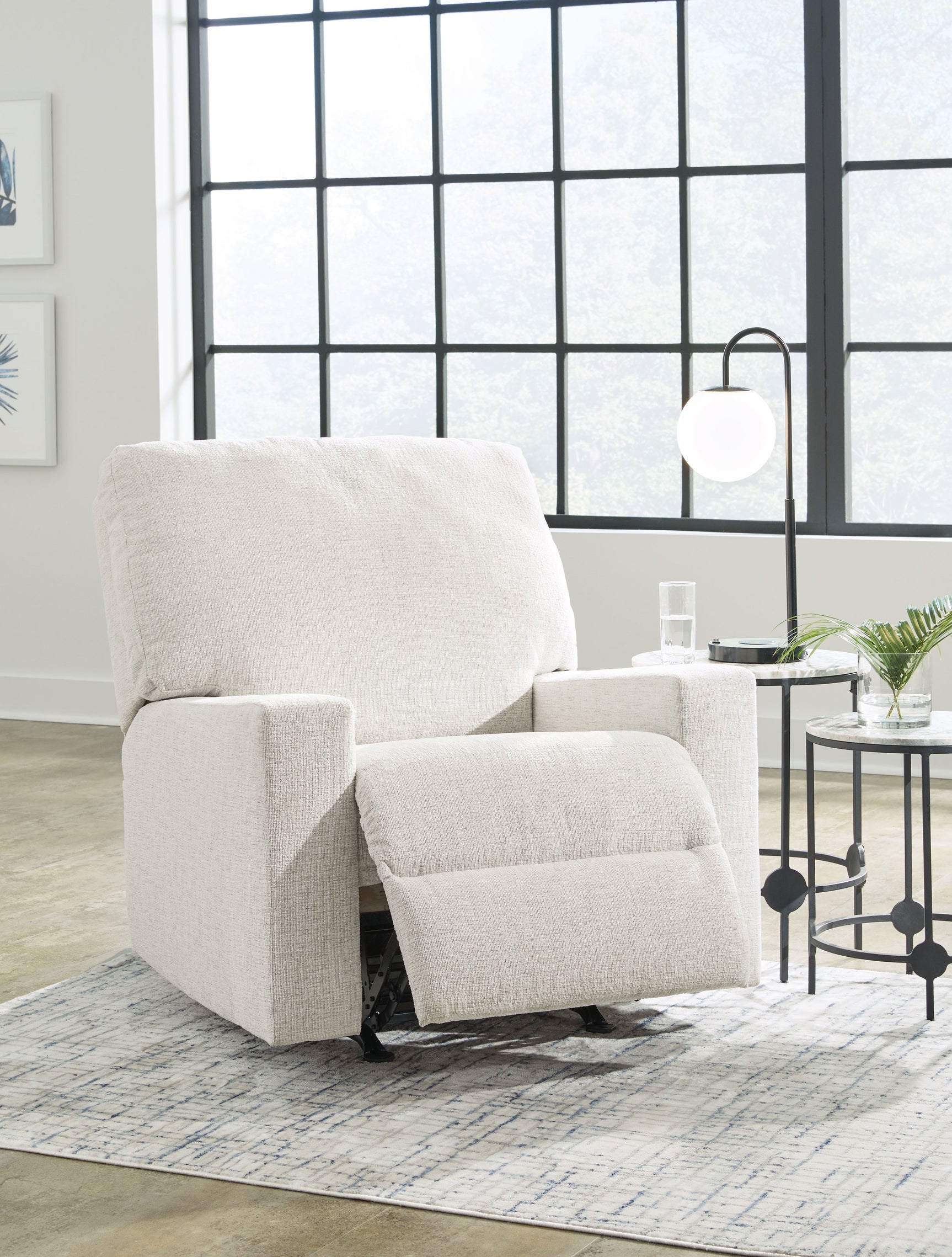 Rannis Snow Recliner - Ornate Home