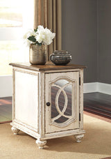 Realyn Chairside End Table (Online Special Price) - Ornate Home