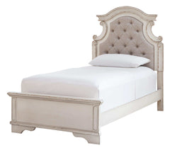 Realyn Twin Panel Youth Bedroom Set / 5pc - Ornate Home