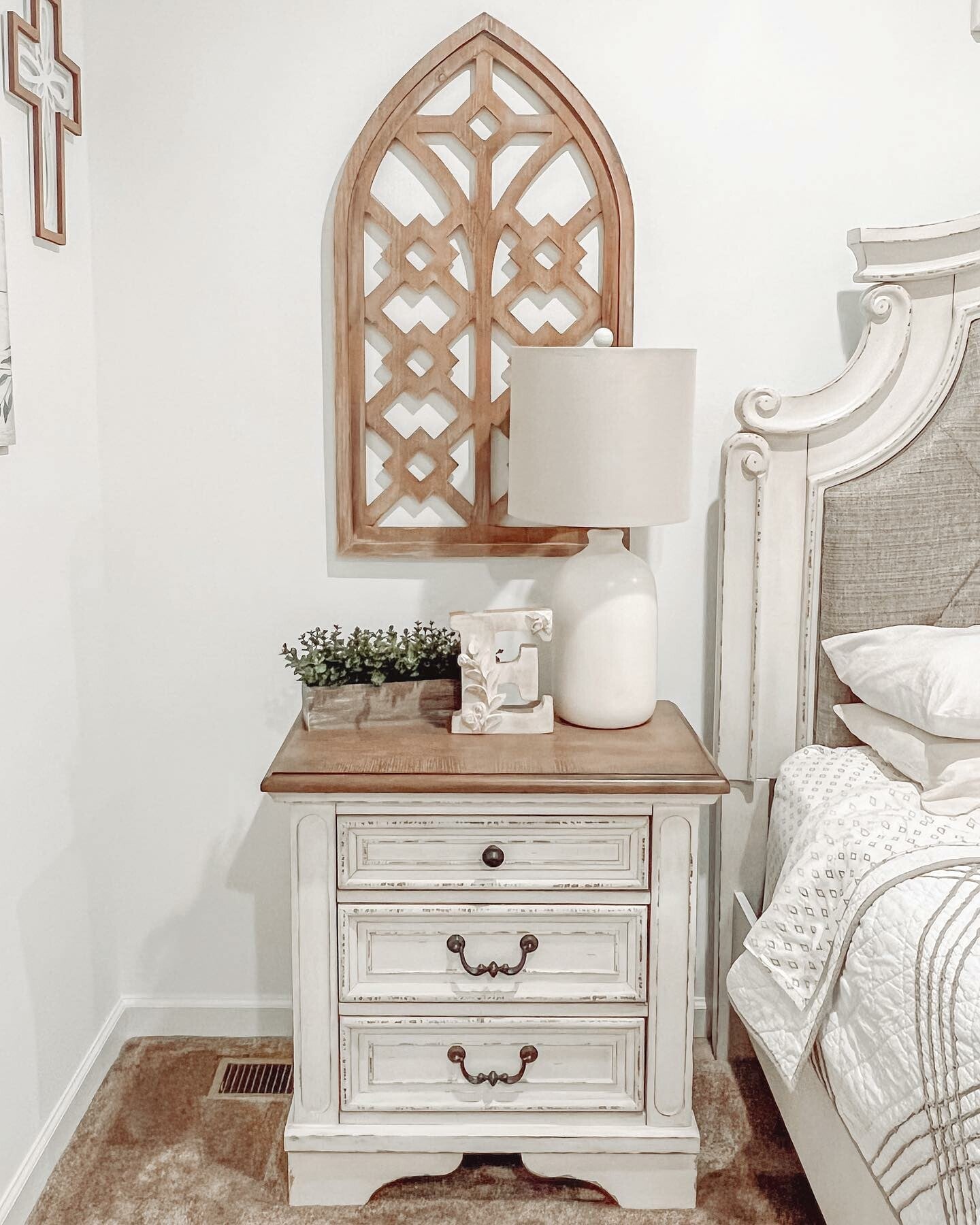 Realyn Two-tone King Sleigh Bedroom Set with Dresser Mirror and Nightstand (Online Special Price) - Ornate Home