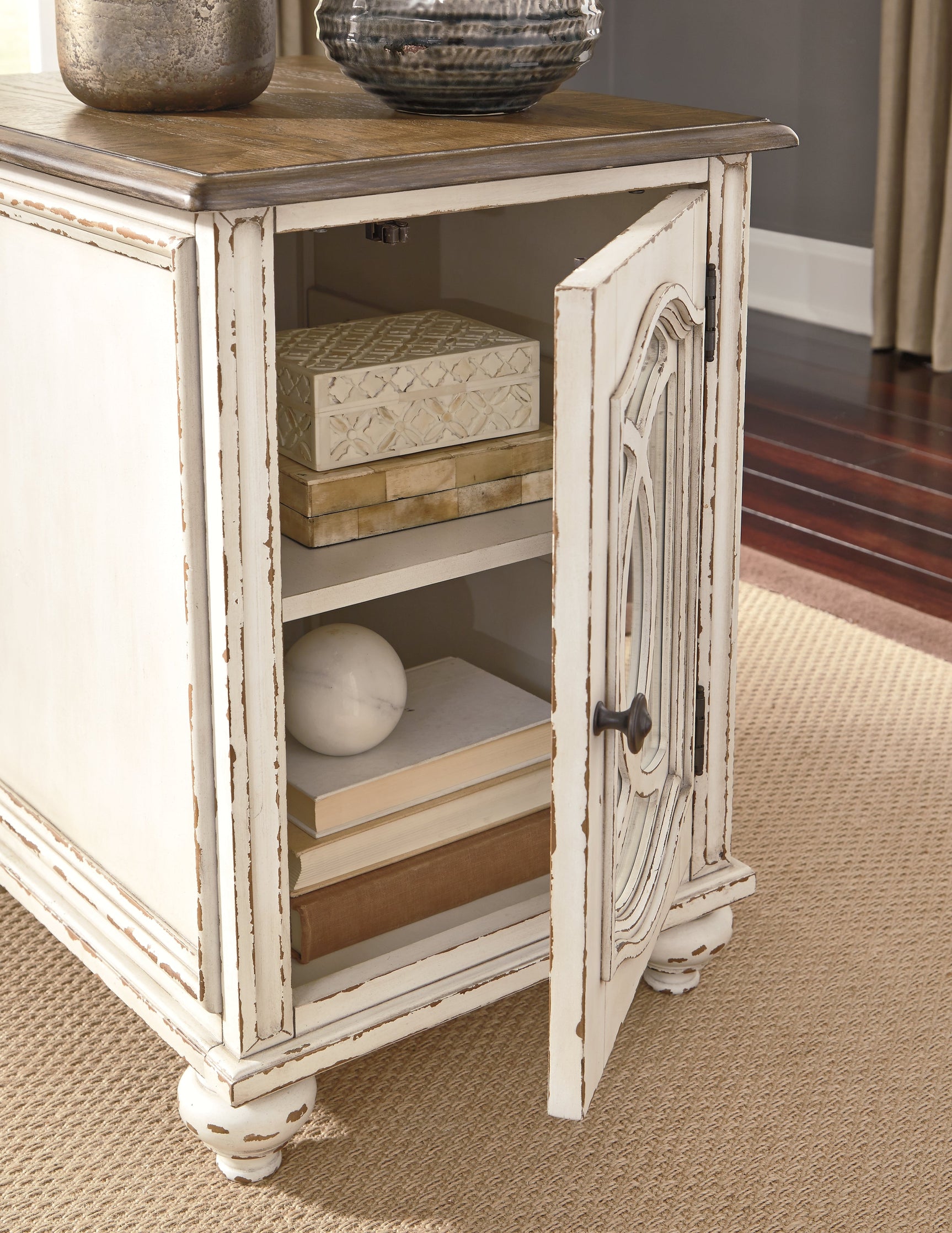 Realyn White Coffee Table and 2 End Tables (Online Special Price) - Ornate Home