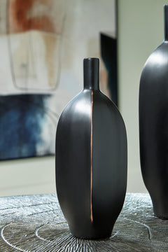 Rhaveney Black Vase - Ornate Home