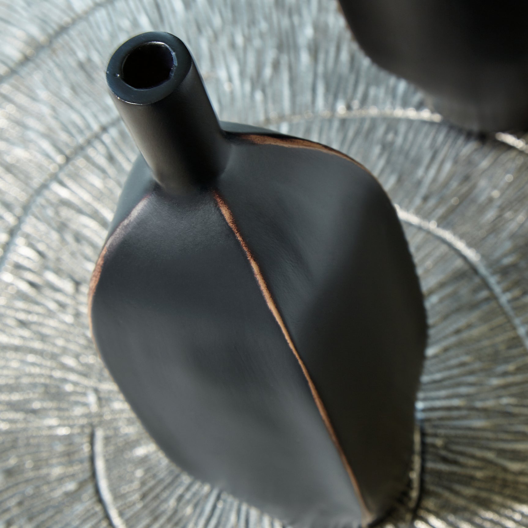 Rhaveney Black Vase - Ornate Home