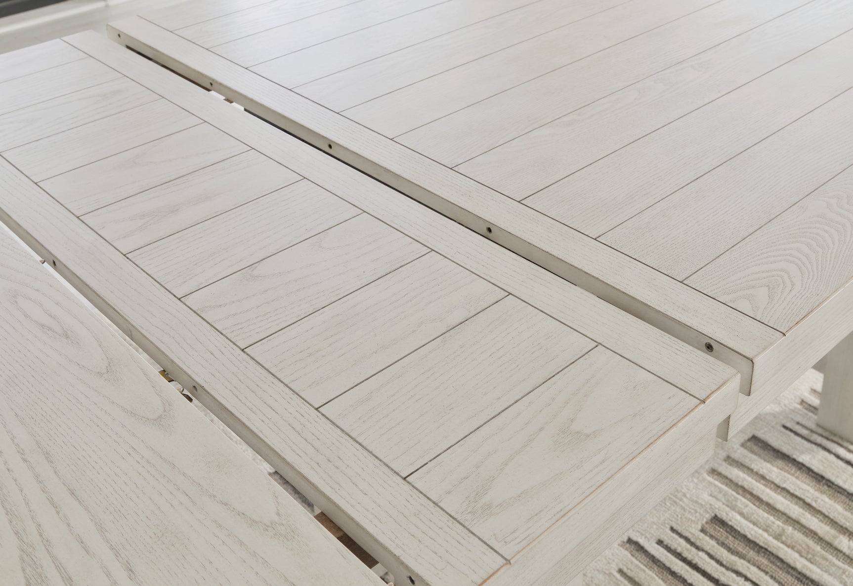 Robbinsdale Antique White Counter Height Dining Table and 4 Barstools - Ornate Home