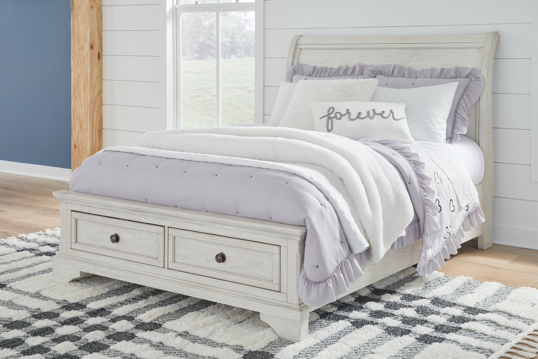 Robbinsdale Antique White Full Sleigh Storage Bed, Chest and Nightstand - Ornate Home