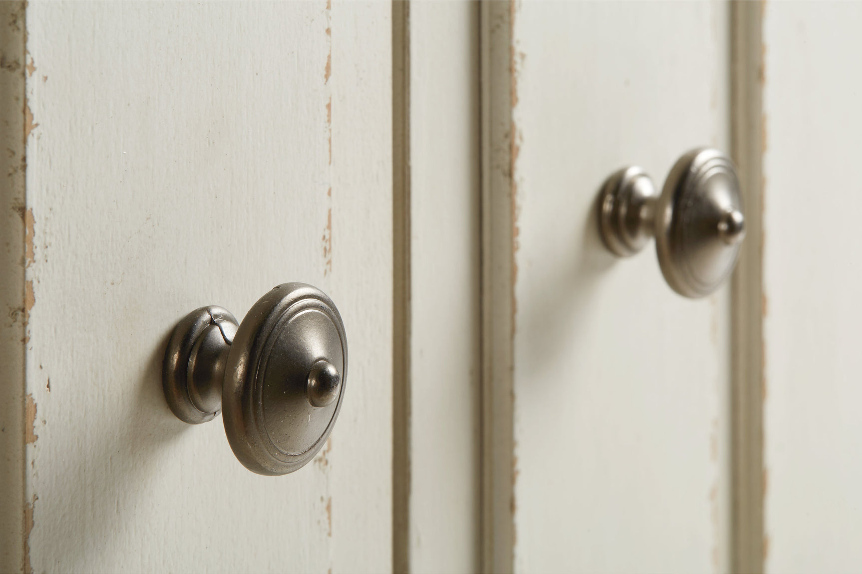 Roranville Antique White Accent Cabinet (Online Special Price) - Ornate Home