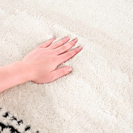 Ryuu Black & White Area Rug - Ornate Home