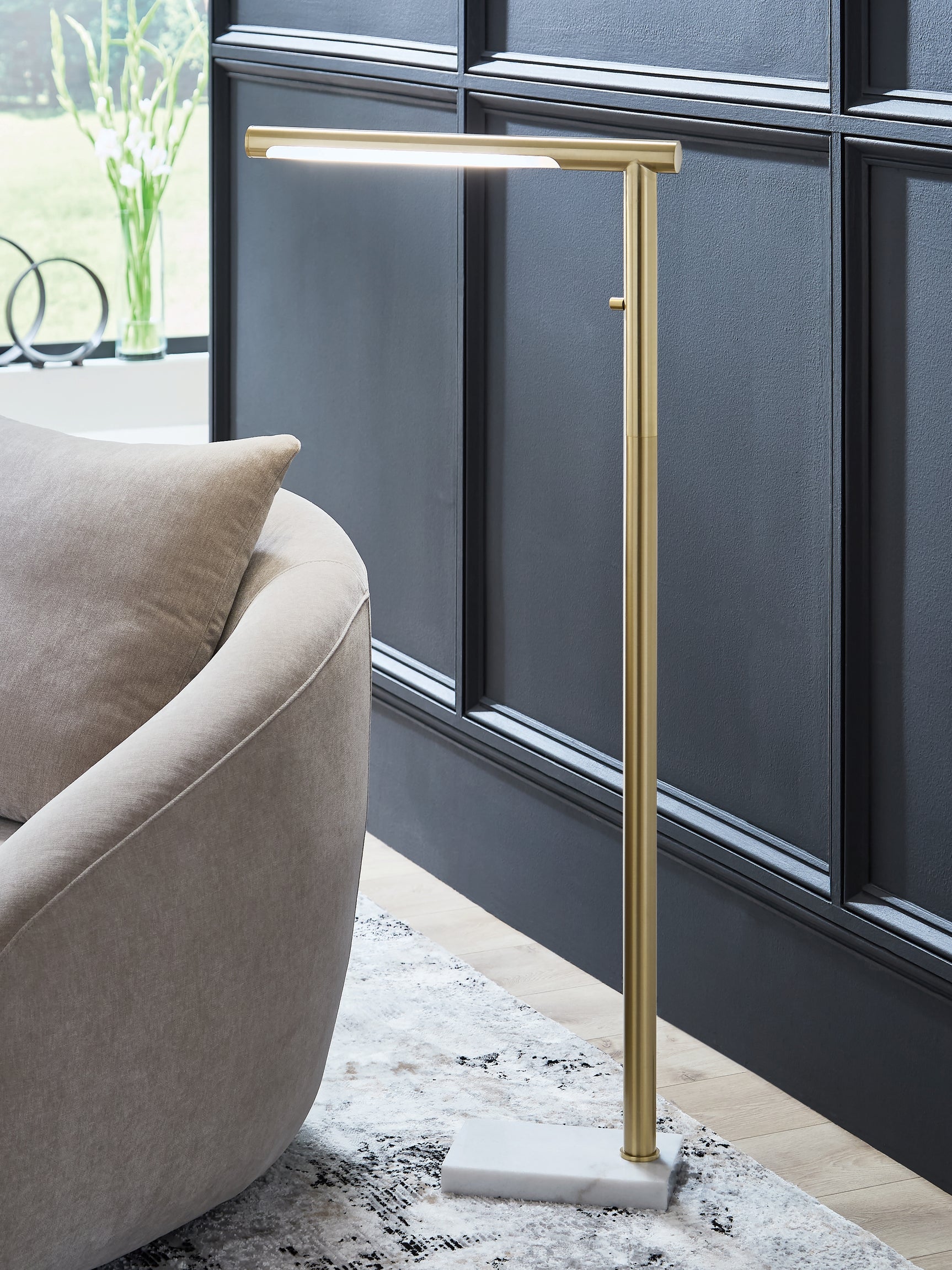 Santiford Gold/White Floor Lamp - Ornate Home