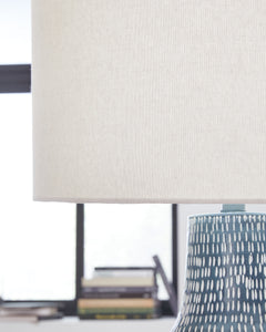 Schylarmont Antique Gray/White 2-Piece Lamp Set - Ornate Home